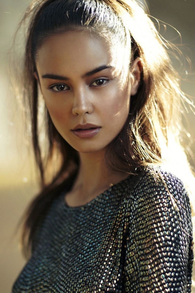 Póster de Courtney Eaton