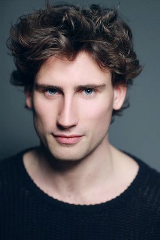 Póster de Edward Holcroft