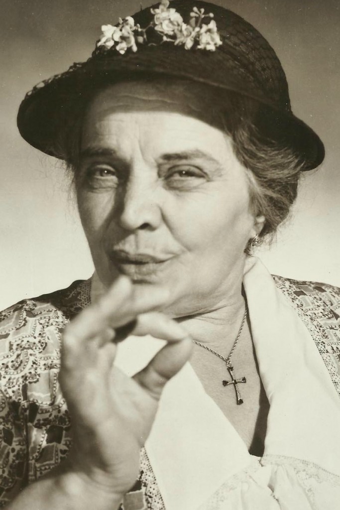 Póster de Esther Minciotti
