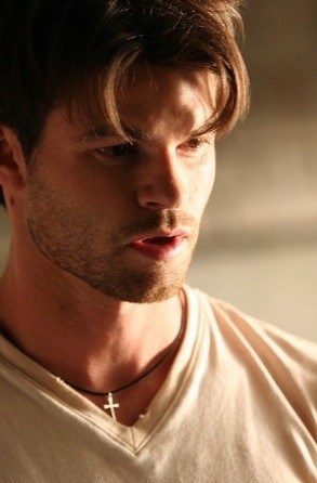 Póster de Daniel Gillies