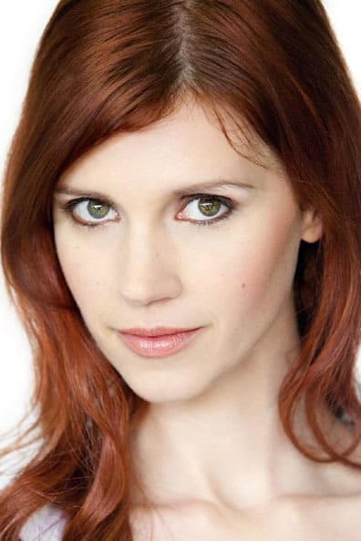 Póster de Julie McNiven