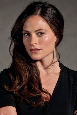 Póster de Lara Pulver