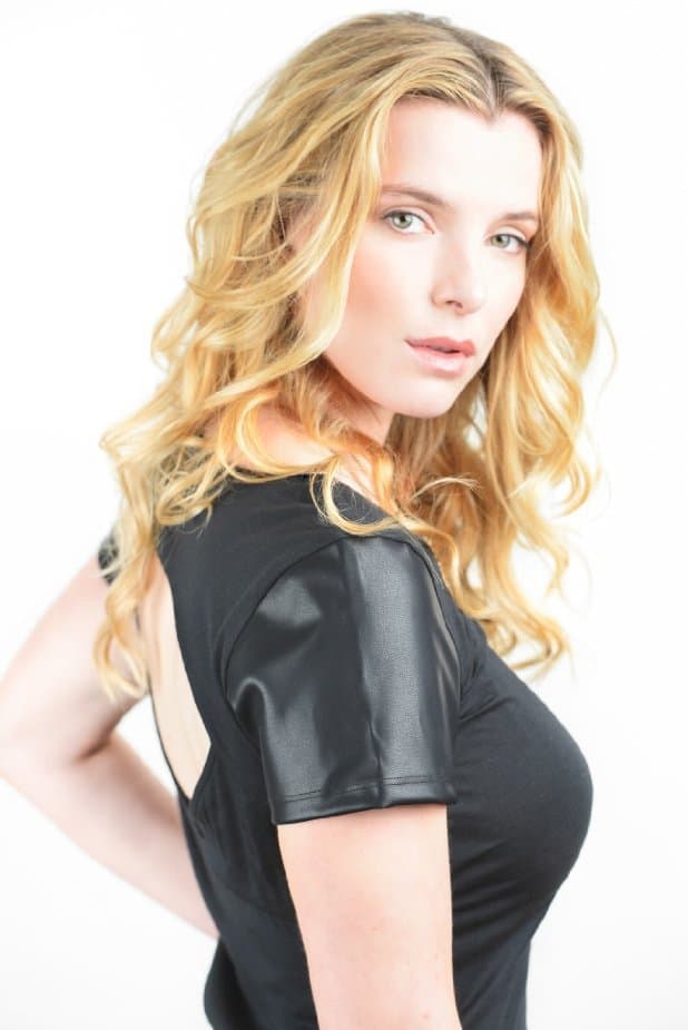 Póster de Betty Gilpin