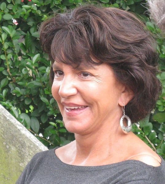Póster de Mercedes Ruehl