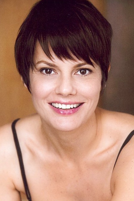 Póster de Suzanne Cryer