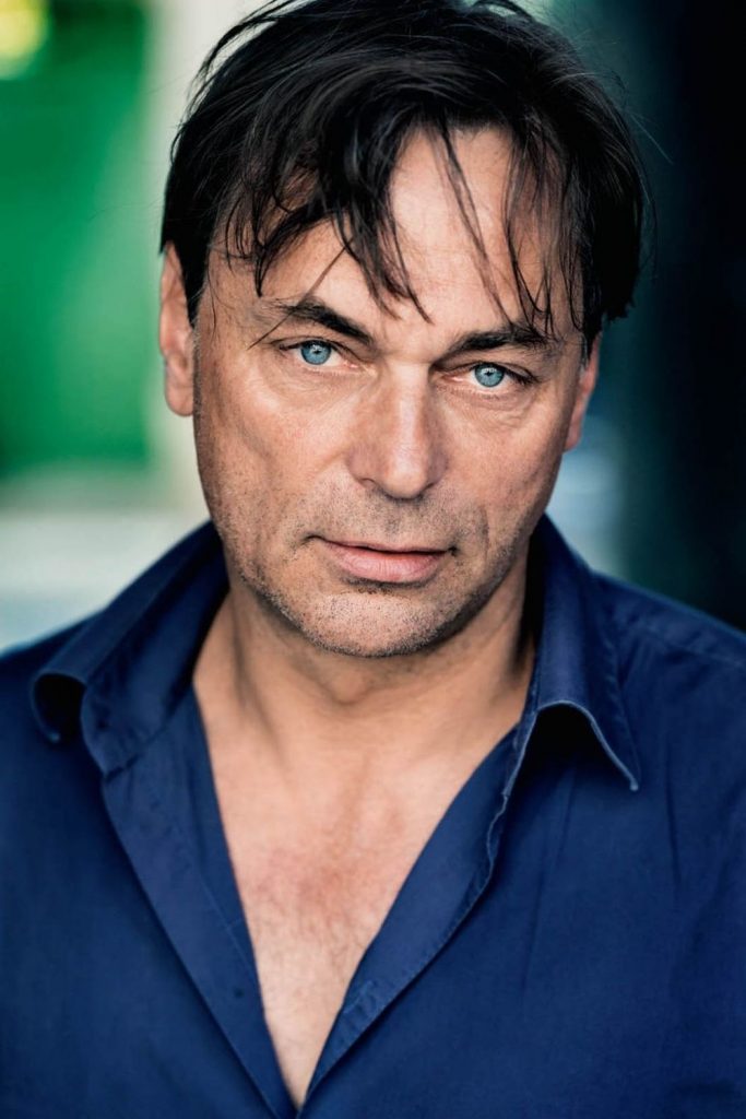 Póster de Peter Benedict
