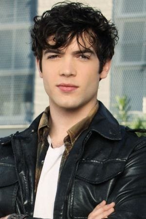 Póster de Ethan Peck