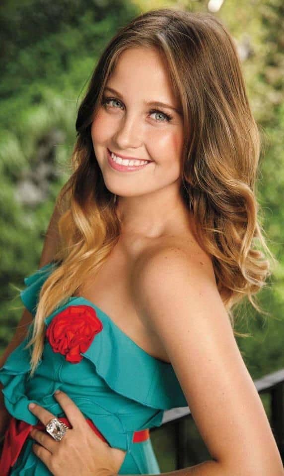 Póster de Natasha Dupeyrón