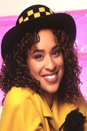 Póster de Karyn Parsons