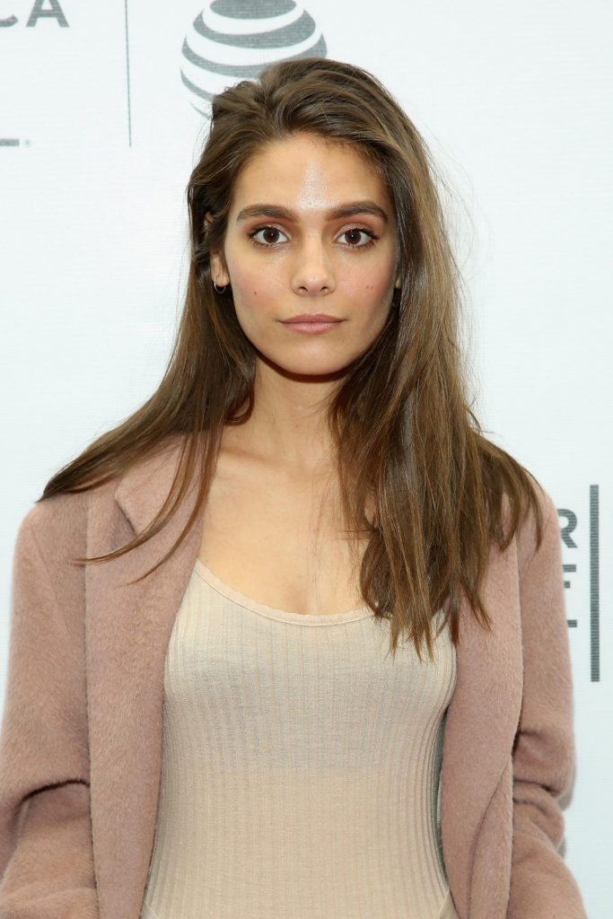 Póster de Caitlin Stasey