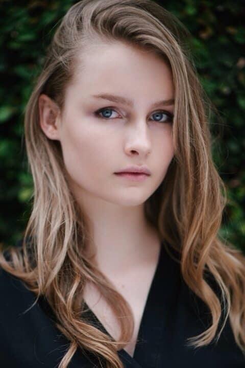 Póster de Olivia DeJonge