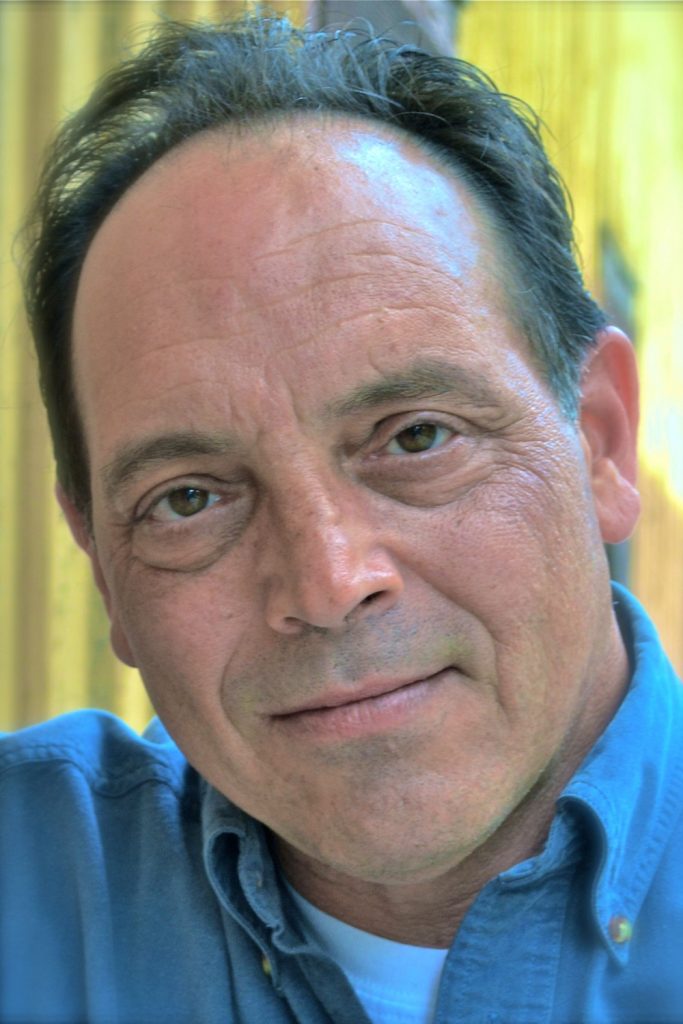 Póster de John Manfredi