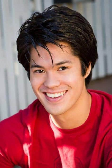Póster de Ross Butler