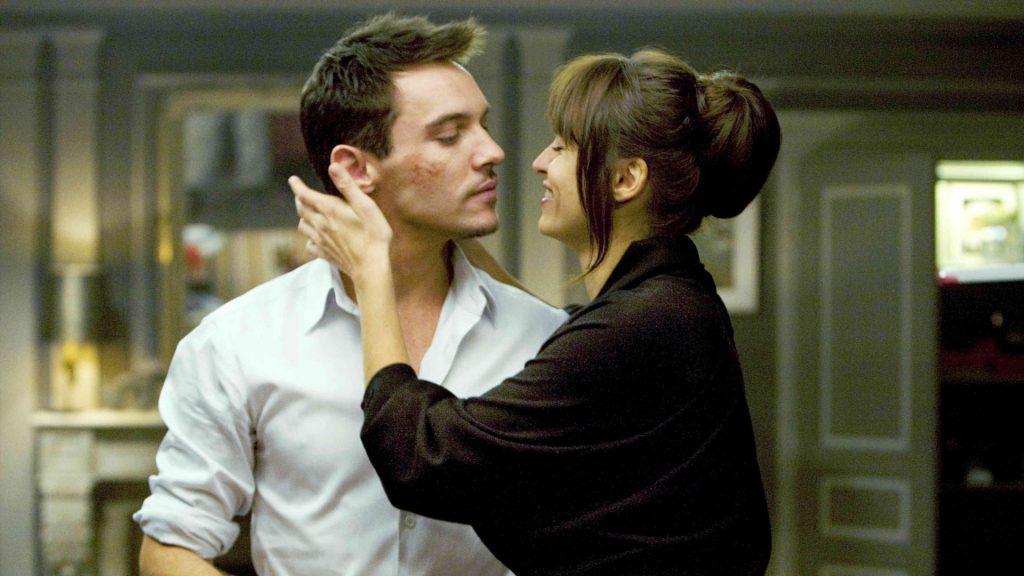 La película Desde París con amor el Final de