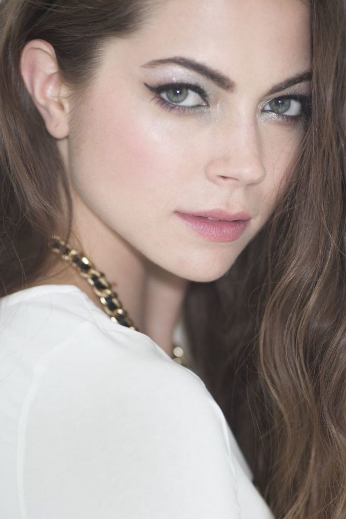 Póster de Caitlin Carver
