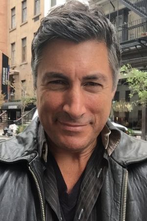 Póster de Tony Costa