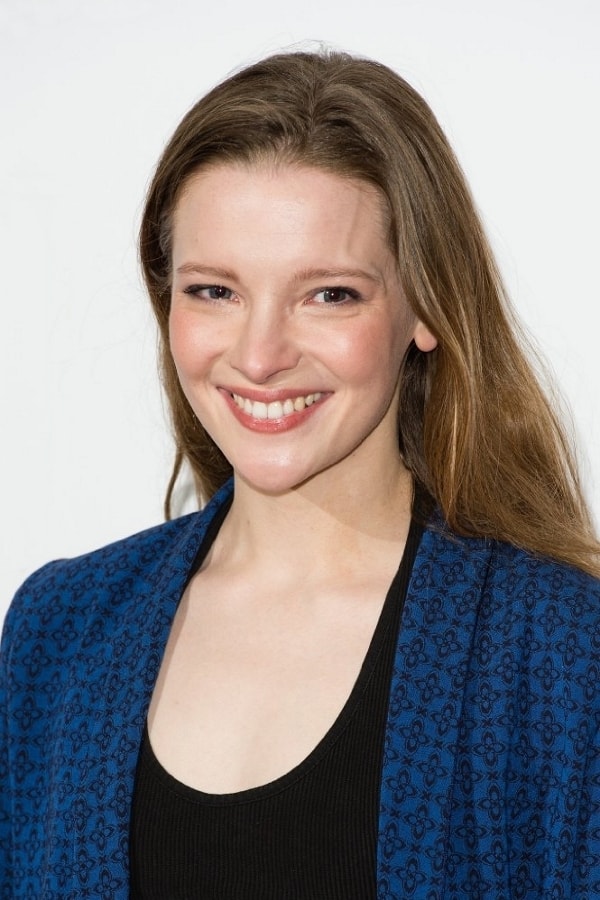 Póster de Morfydd Clark