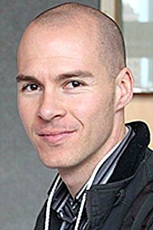 Póster de Richard Antrobus