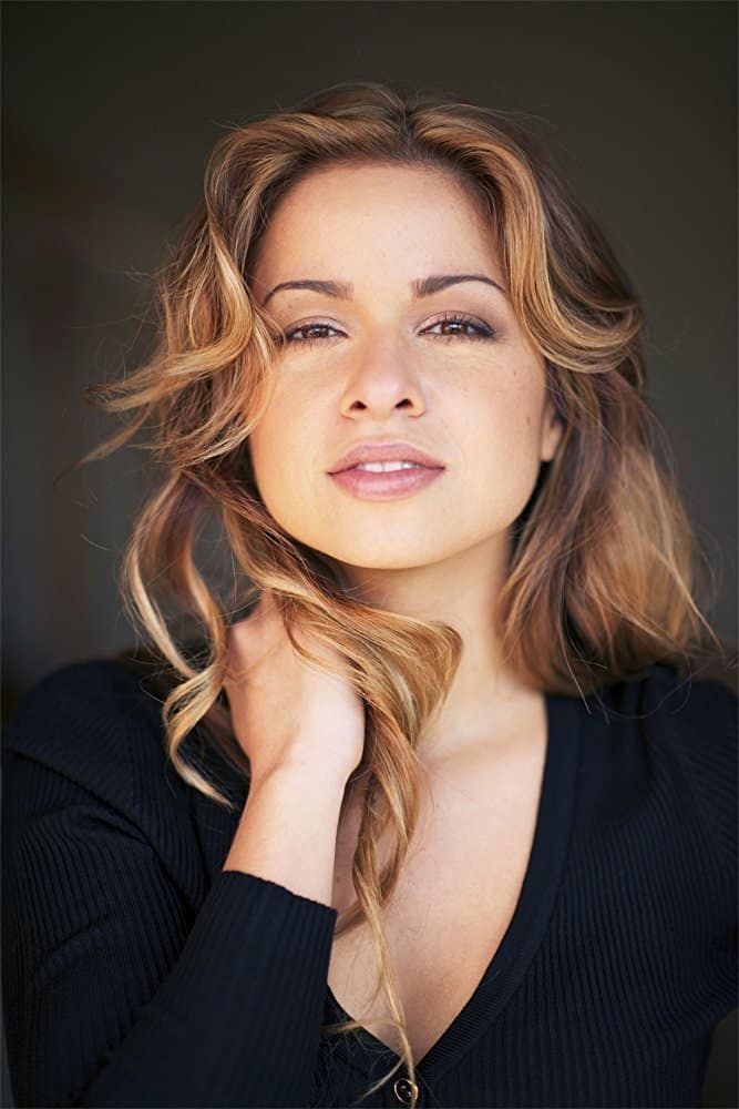 Póster de Zara Michales