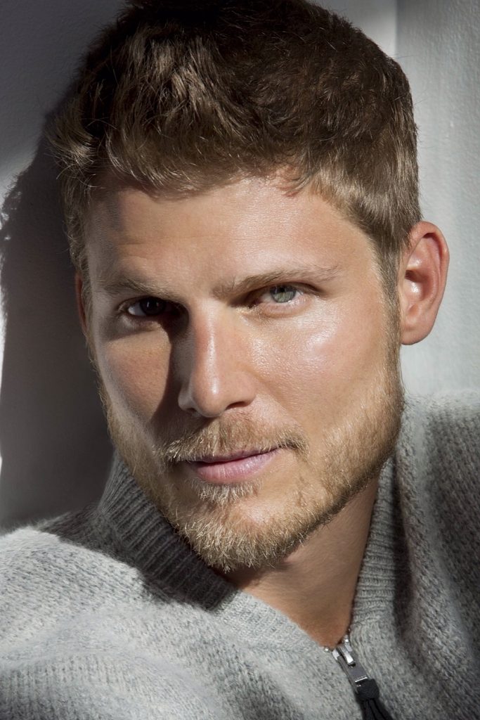 Póster de Travis Van Winkle