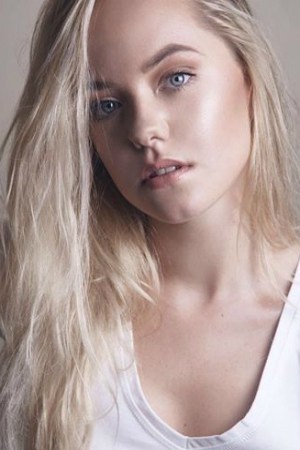 Póster de Ashley de Lange