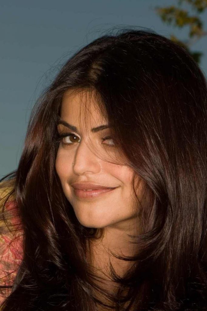 Póster de Shenaz Treasury