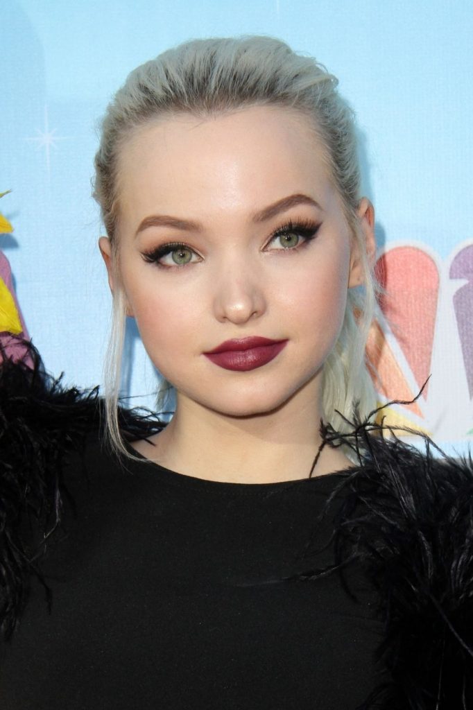 Póster de Dove Cameron