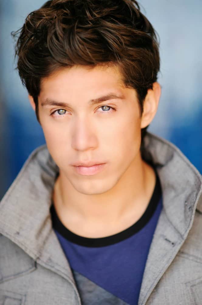Póster de Brandon Larracuente