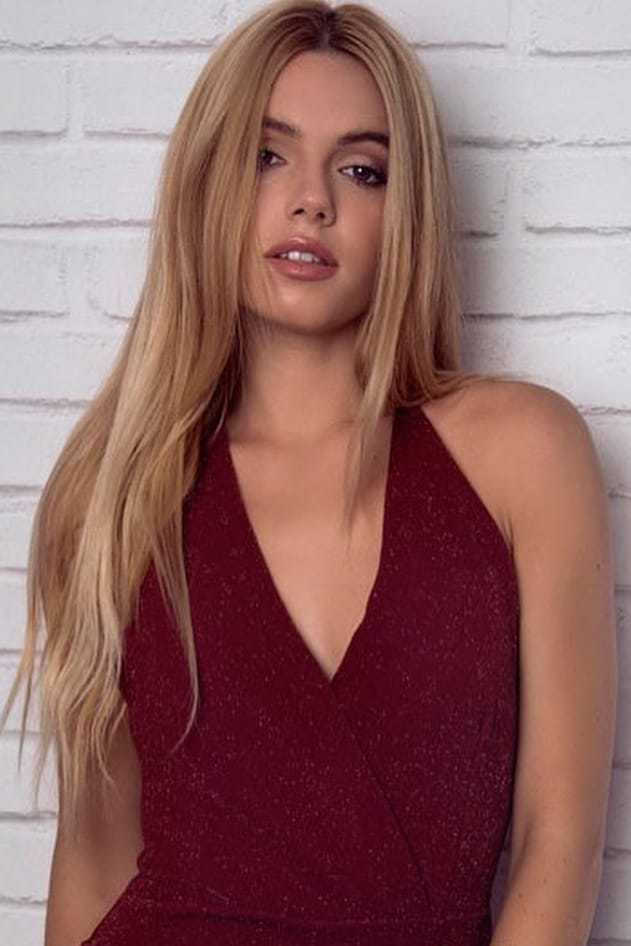 Póster de Julianne Binard