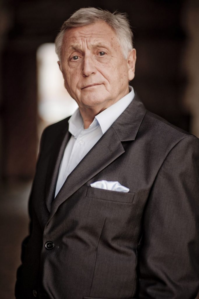 Póster de Jiří Menzel