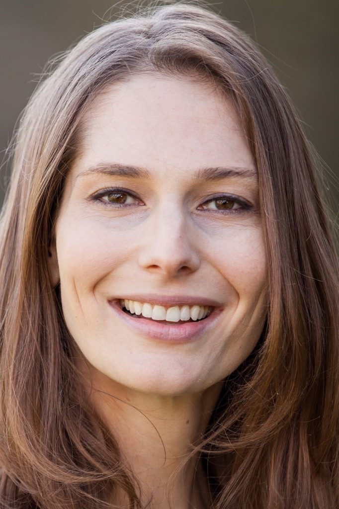 Póster de Geneva Robertson-Dworet
