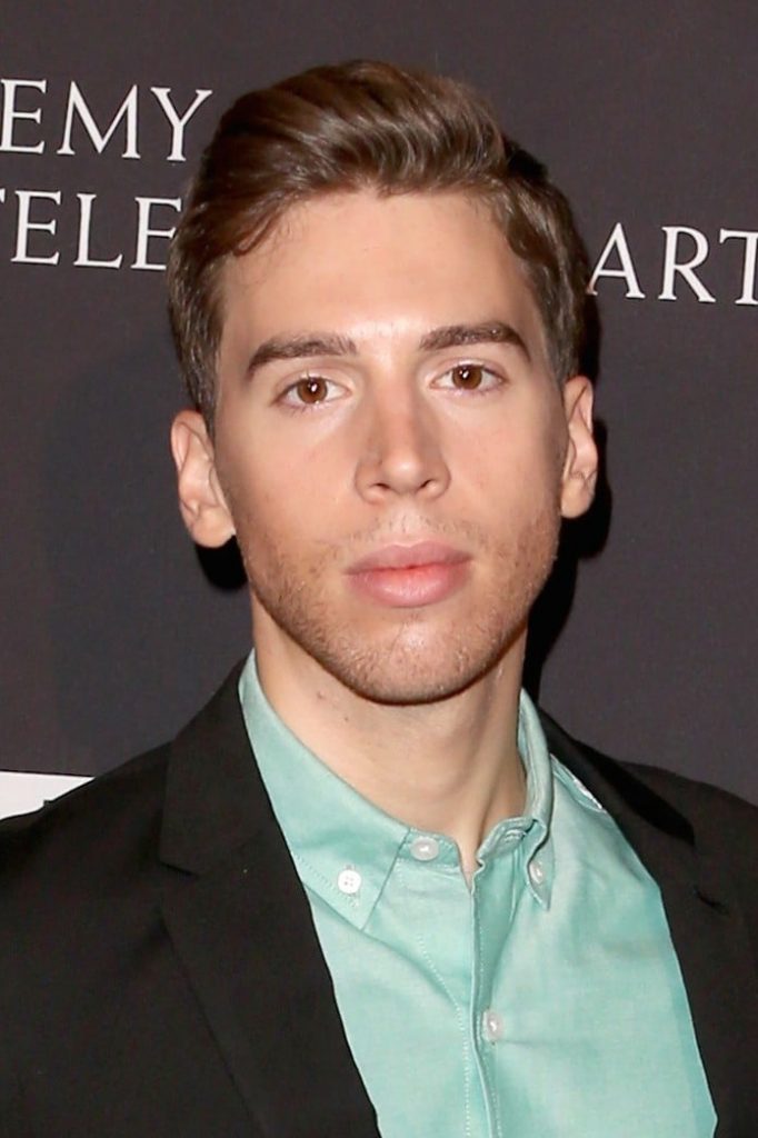 Póster de Jordan Gavaris