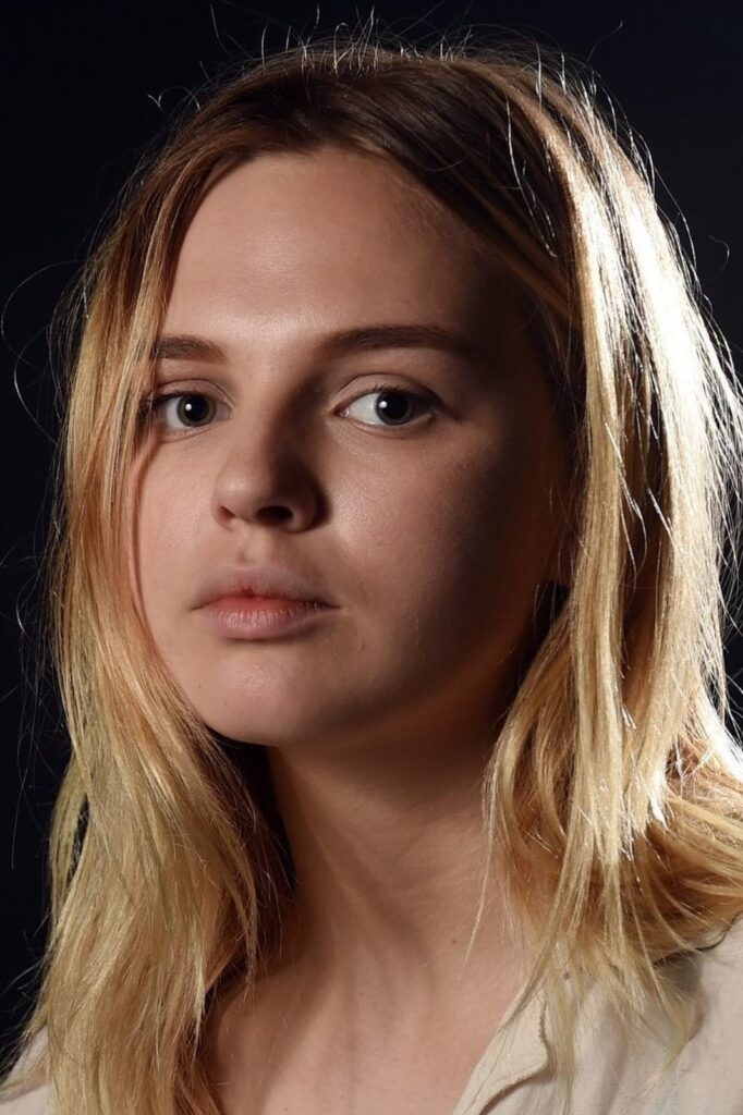 Póster de Odessa Young