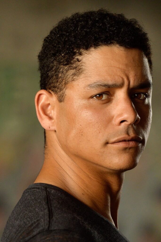 Póster de Charlie Barnett
