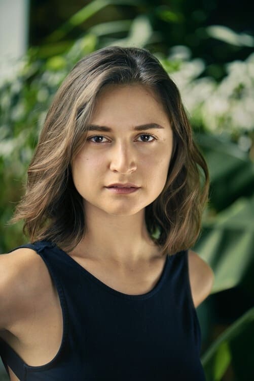 Póster de Isabella Nefar