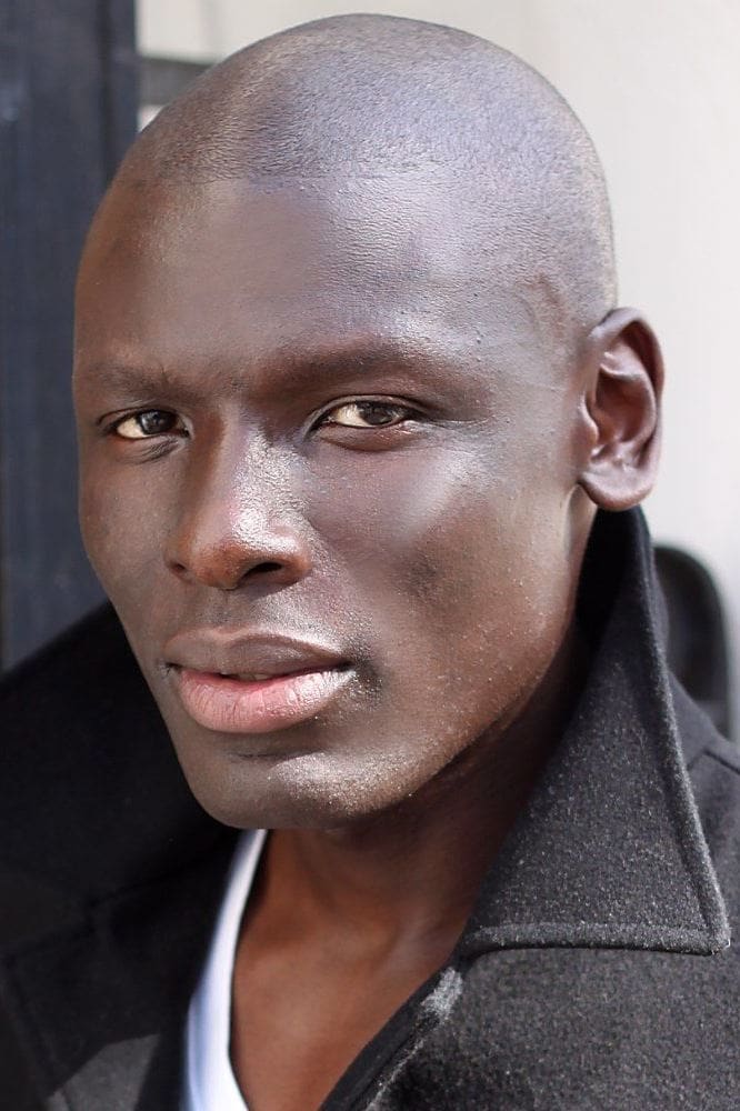 Póster de Robert Okumu