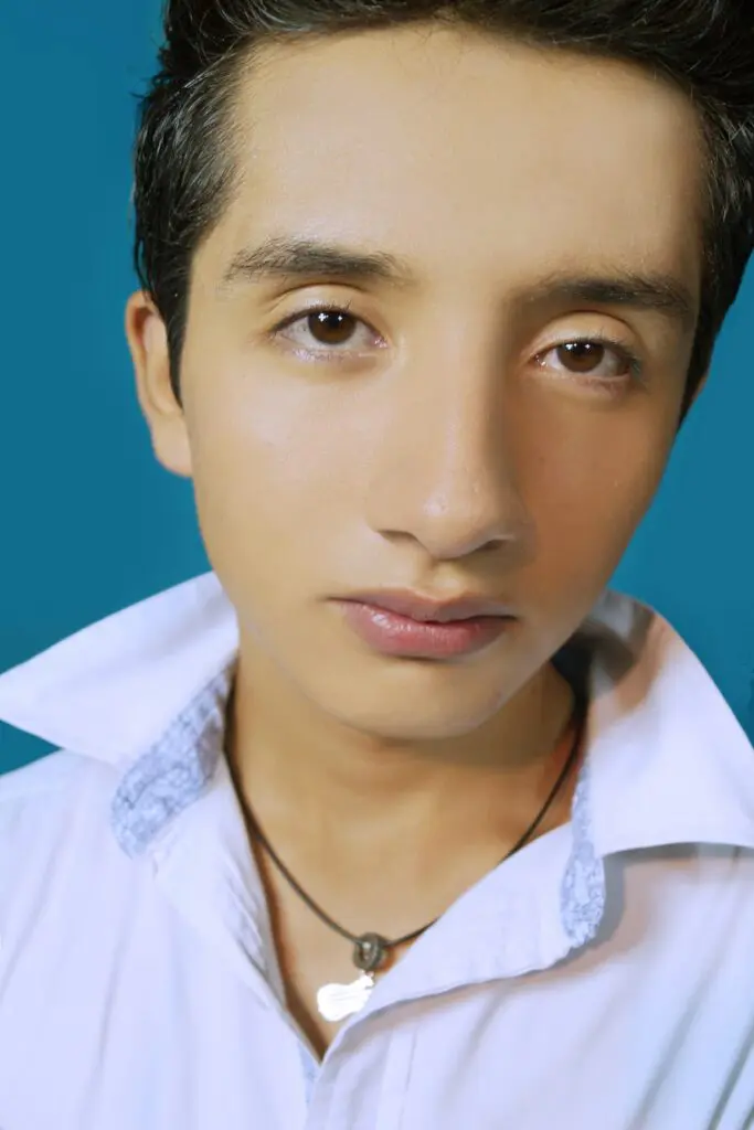 Póster de Luis Eduardo Reyes Mundo