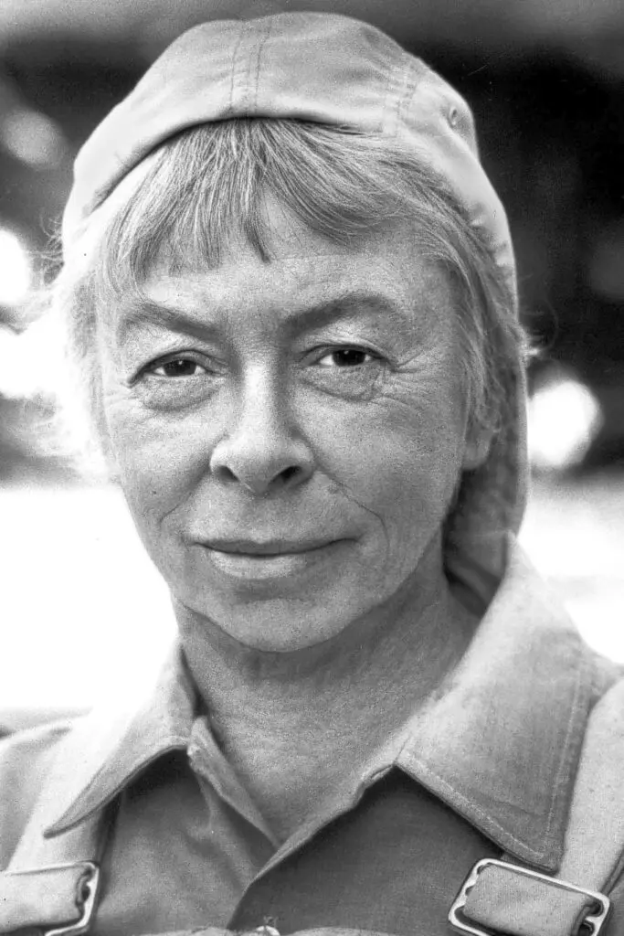 Póster de Mary Grace Canfield
