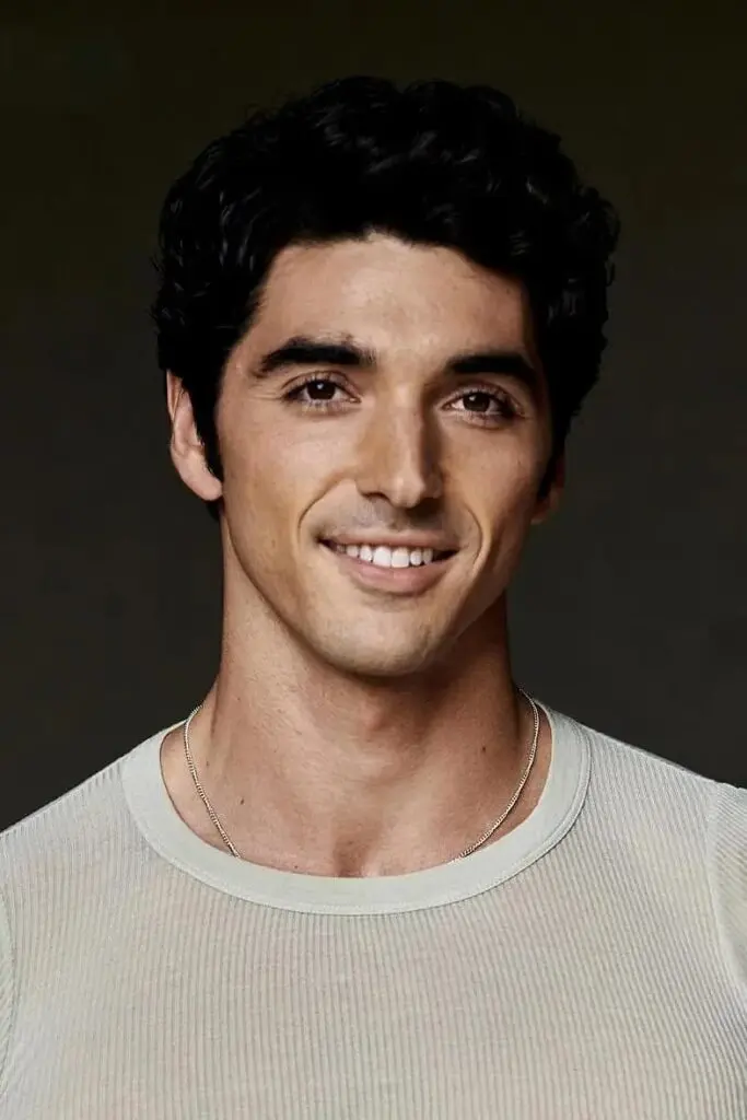 Póster de Taylor Zakhar Perez