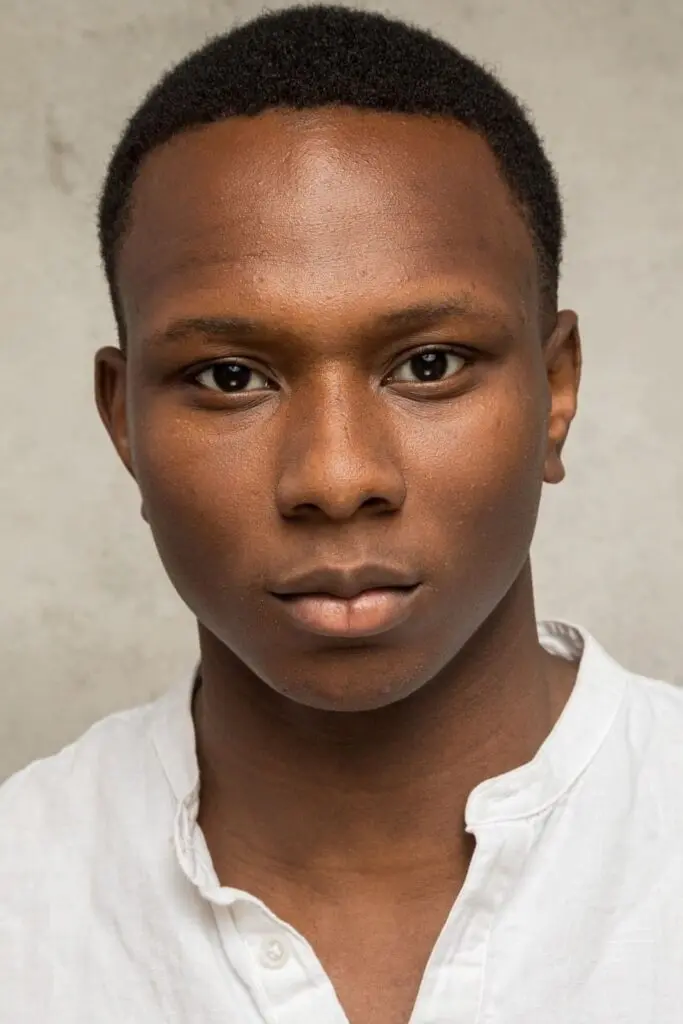 Póster de Ayomide Adegun