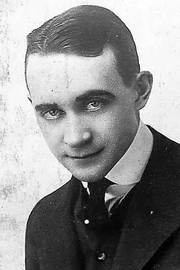 Póster de Ralph Bunker