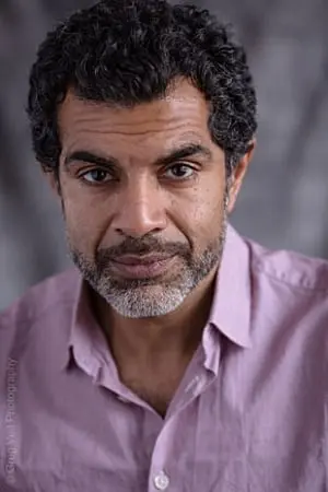 Póster de Ezra Faroque Khan