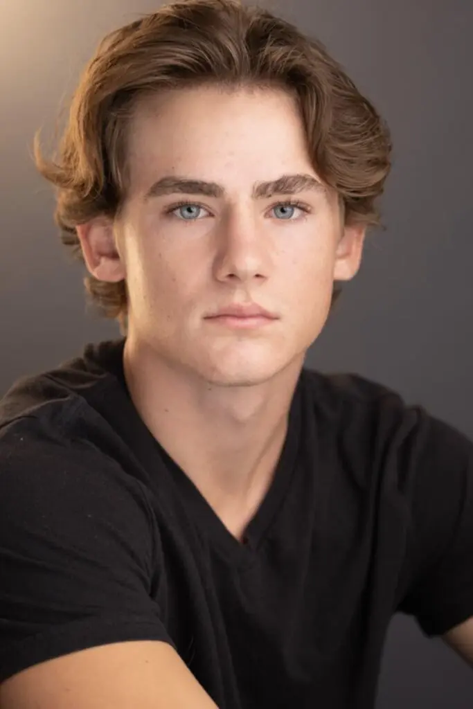 Póster de Brady Hepner
