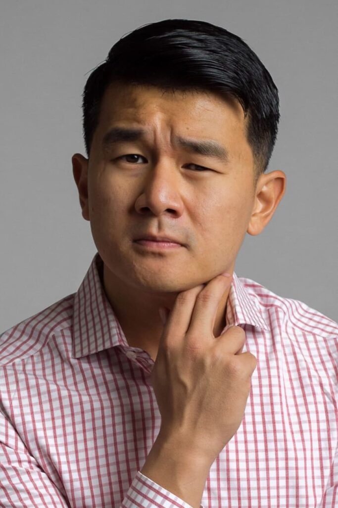 Póster de Ronny Chieng