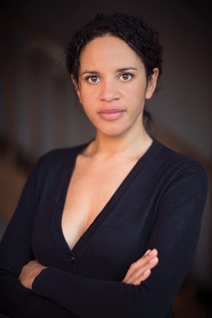 Póster de Sara Zwangobani