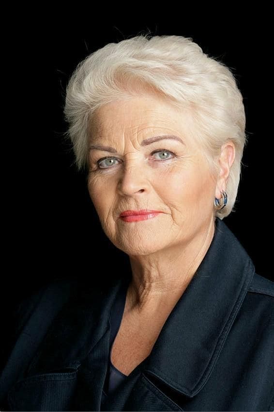 Póster de Pam St. Clement