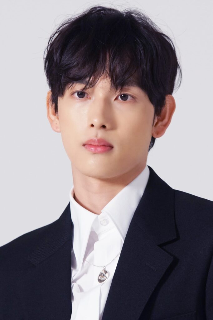 Póster de Yim Si-wan