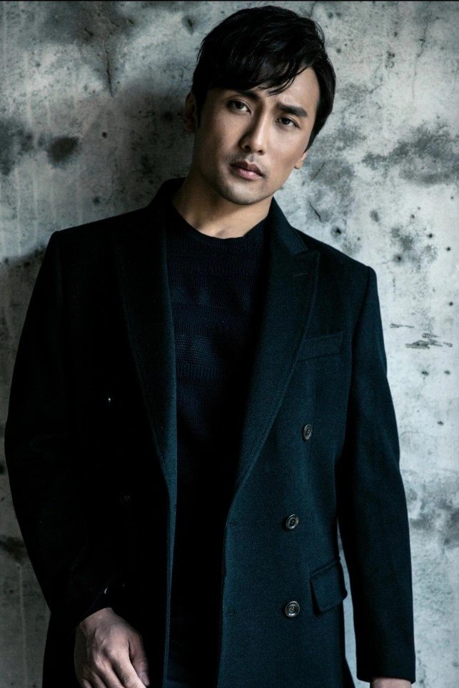 Póster de Aaron Ly