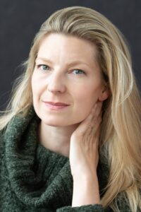 Póster de Maev Beaty