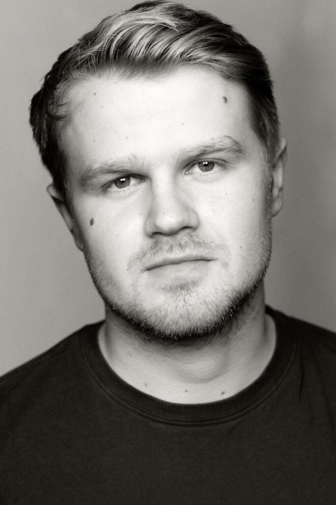 Póster de Elliot Baxter